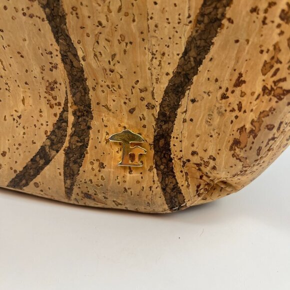 Cork design medium tote bag made in Portugal tan brown - Picture 12 of 16